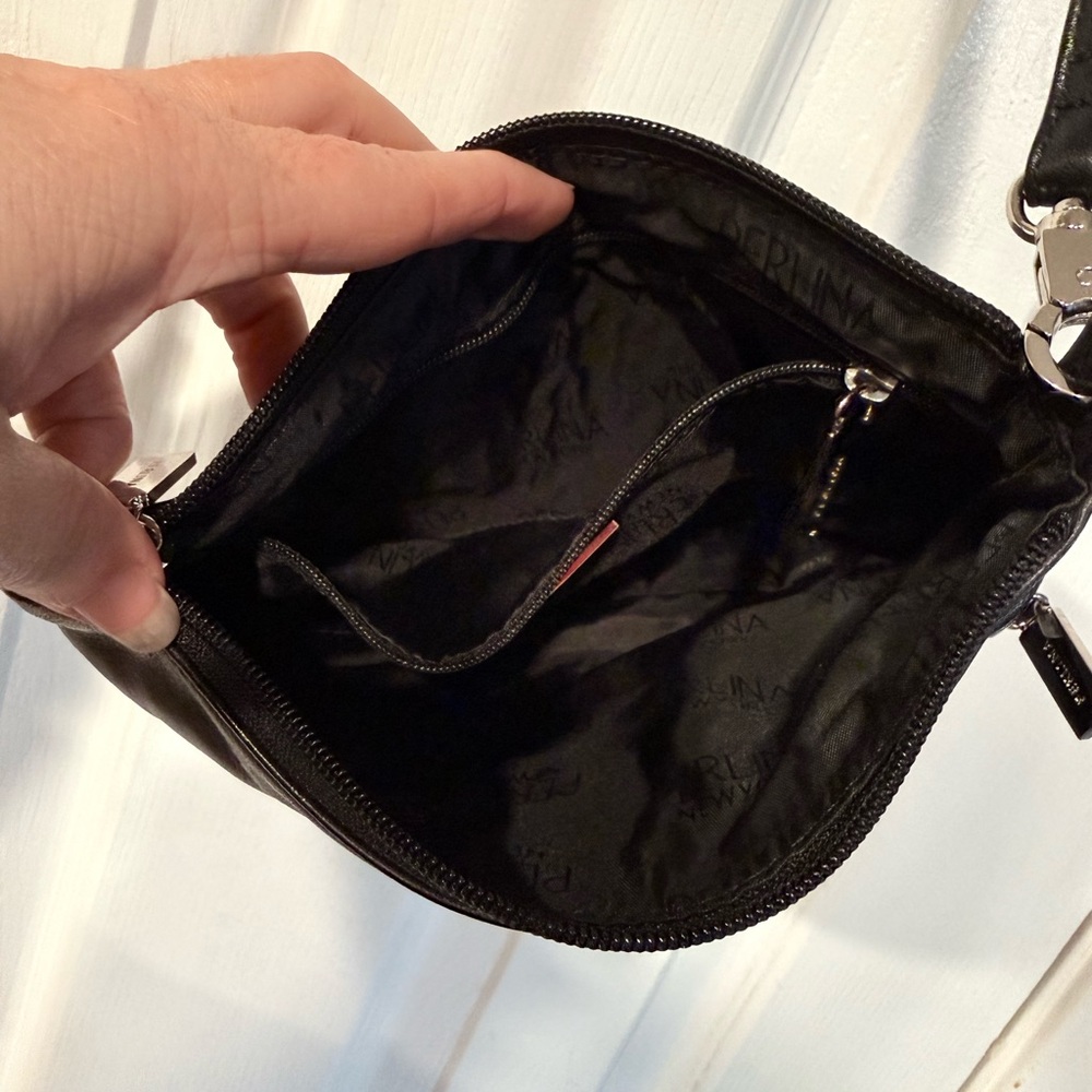 Perlina Elegant Black Leather Shoulder Bag - Picture 4 of 4